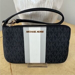 Michael Kors Jet Set Travel large top-zip wristlet